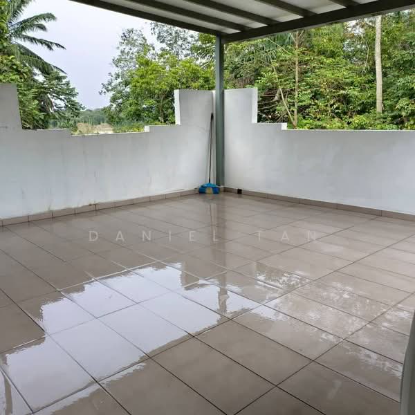 Rumah Teres 2 Tingkat untuk Dijual di Taman Tiara Sendayan (Bandar Sri Sendayan) - Daniel Tan - Balcony - PropertyGuru.com.my