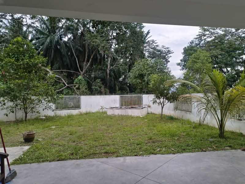 Rumah Teres 2 Tingkat untuk Dijual di Taman Tiara Sendayan (Bandar Sri Sendayan) - Daniel Tan - Garden - PropertyGuru.com.my