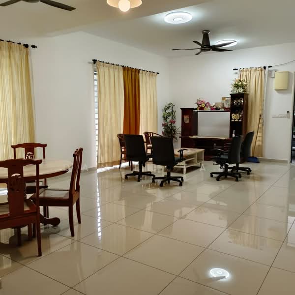 Rumah Teres 2 Tingkat untuk Dijual di Taman Tiara Sendayan (Bandar Sri Sendayan) - Daniel Tan - Living Room - PropertyGuru.com.my