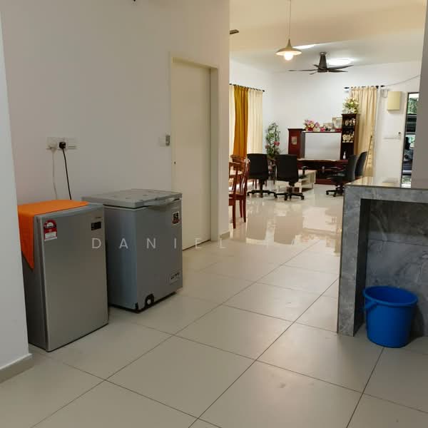 Rumah Teres 2 Tingkat untuk Dijual di Taman Tiara Sendayan (Bandar Sri Sendayan) - Daniel Tan - Living Room - PropertyGuru.com.my