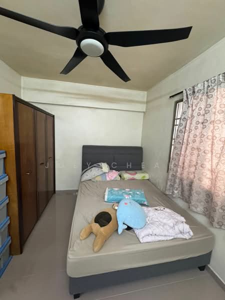 Pangsapuri untuk Dijual di Krystal Idaman - Joey Cheah - Bedroom - PropertyGuru.com.my