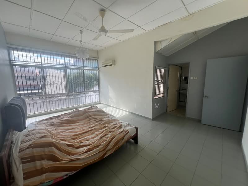 2-storey Terraced House for Rent in Taman Bakti (Ampang) - Joey Lim - Bedroom - PropertyGuru.com.my