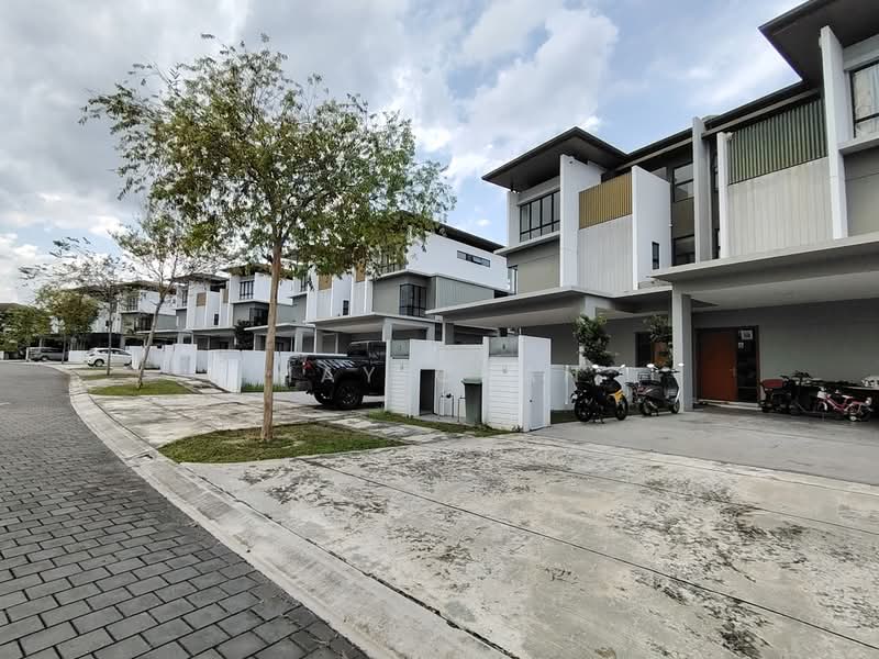 Semi-Detached House for Sale in Kajang (Selangor) - May Chan - Exterior - PropertyGuru.com.my