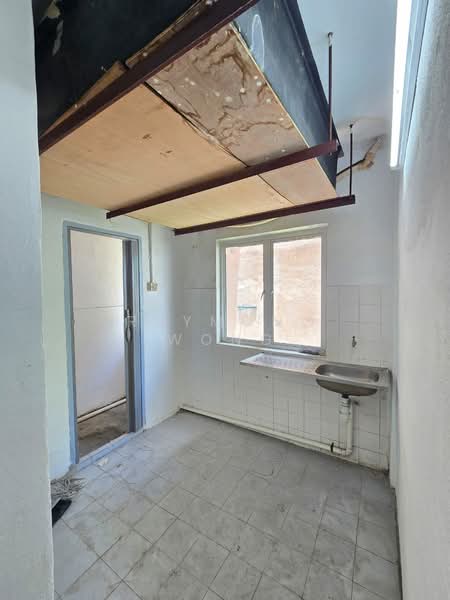 Flat for Rent at Bandar Damai Perdana (Low Cost) - Raymond Wong - Kitchen - PropertyGuru.com.my