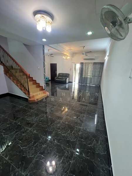 2-storey Terraced House for Sale in Taman Gembira (Klang) - Surendran Karapiah - Living Room - PropertyGuru.com.my