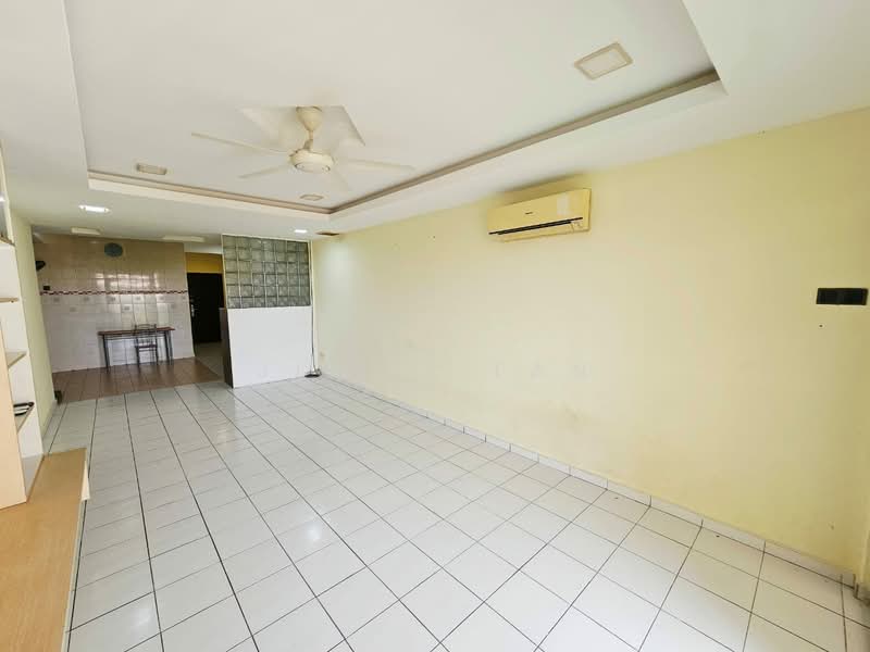 Pangsapuri untuk Dijual di Vista Bayu - Jimmy Tan - Living Room - PropertyGuru.com.my