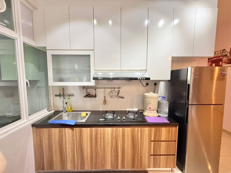 Kondominium untuk Dijual di M Condominium @ Larkin - Poey Loh - Kitchen - PropertyGuru.com.my