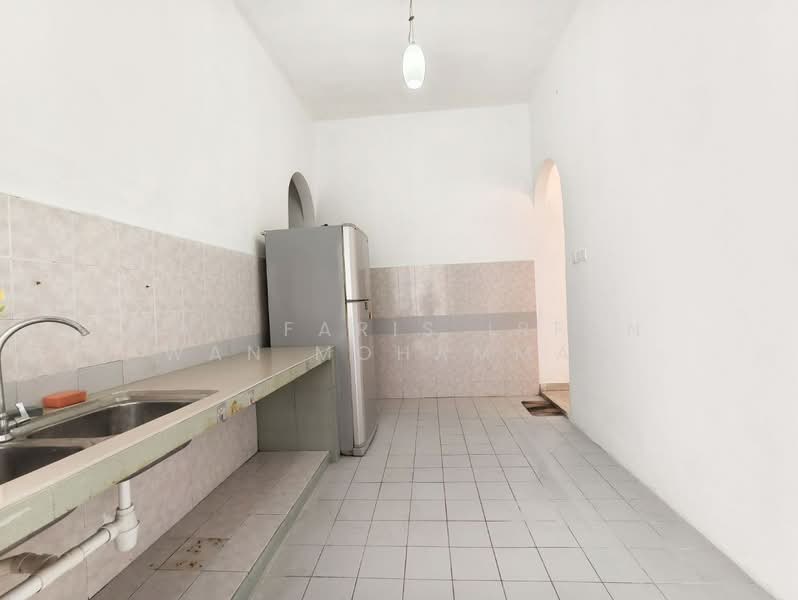 2-storey Terraced House for Sale in Usj 11 (Subang Jaya) - Wan Faris Irfan Wan Mohammad - Kitchen - PropertyGuru.com.my