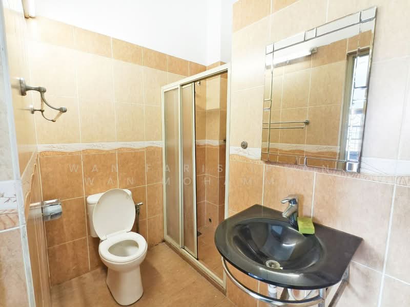2-storey Terraced House for Sale in Usj 11 (Subang Jaya) - Wan Faris Irfan Wan Mohammad - Bathroom - PropertyGuru.com.my