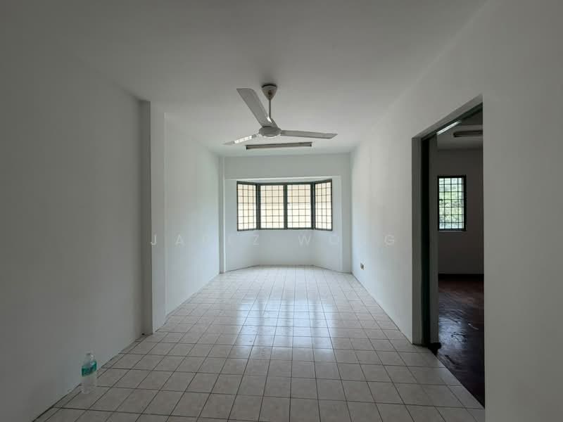 Pangsapuri untuk Disewa di Permai Apartment - Jabez Wong - Living Room - PropertyGuru.com.my