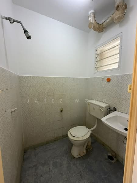 Pangsapuri untuk Disewa di Permai Apartment - Jabez Wong - Bathroom - PropertyGuru.com.my