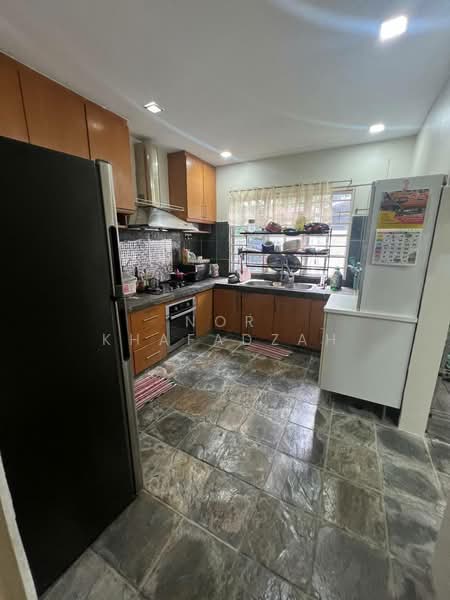 2-storey Terraced House for Rent in Seksyen 13 (Shah Alam) - Nor Khafadzah - Kitchen - PropertyGuru.com.my