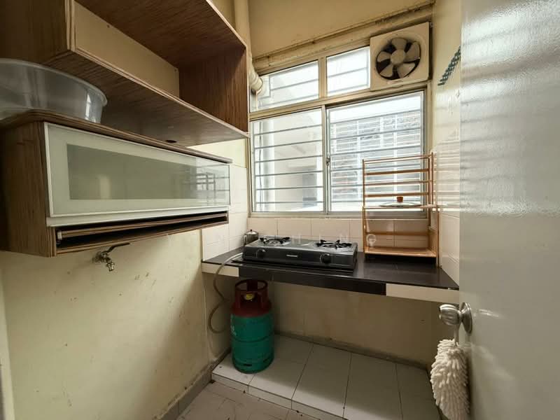 Kondominium untuk Disewa di Symphony Heights (Simfoni Heights) - Yen Ching - Kitchen - PropertyGuru.com.my