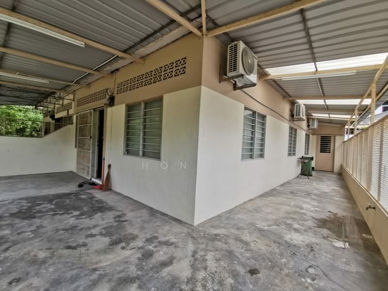 Rumah Teres 1 Tingkat untuk Disewa di Teluk Kumbar (Penang) - Hong . - Exterior - PropertyGuru.com.my