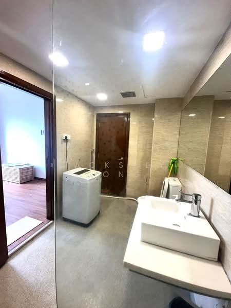 Servis Apartment untuk Disewa di Regalia Residence - Jacksley Wong - Bathroom - PropertyGuru.com.my