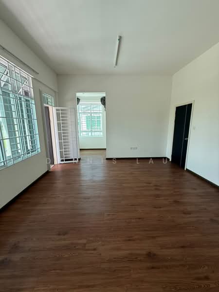 Semi-Detached House for Sale in Central City Uni-Central (Samarahan) - Dennis Lau - Living Room - PropertyGuru.com.my