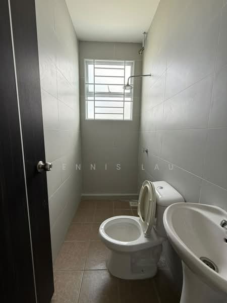 Semi-Detached House for Sale in Central City Uni-Central (Samarahan) - Dennis Lau - Bathroom - PropertyGuru.com.my