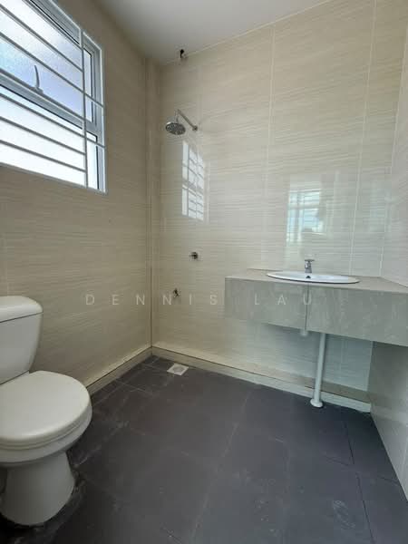Semi-Detached House for Sale in Central City Uni-Central (Samarahan) - Dennis Lau - Bathroom - PropertyGuru.com.my