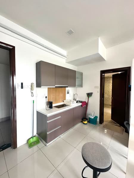 Servis Apartment untuk Dijual di Regalia Residence - Jacksley Wong - Kitchen - PropertyGuru.com.my