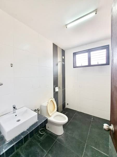 2-storey Terraced House for Sale in Denai Alam (Shah Alam) - Zack Lim - Bathroom - PropertyGuru.com.my