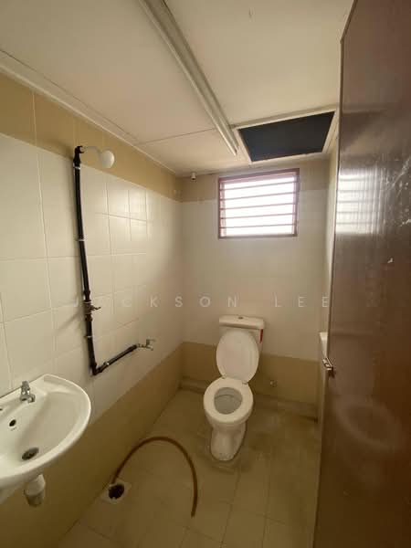 Kedai / Pejabat untuk Disewa di Kampung Batu Belah (Klang) - Jackson Lee - Bathroom - PropertyGuru.com.my