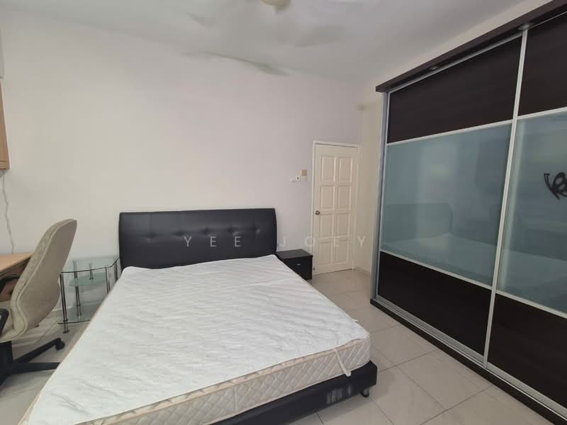 Kondominium untuk Dijual di Desa Airmas Condominium - Yee Joey - Bedroom - PropertyGuru.com.my