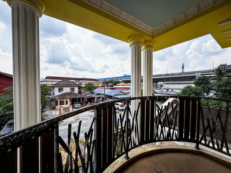 Bungalow for Sale in Kampung Melayu Ampang (Ampang) - Yazila Sulaimi - Balcony - PropertyGuru.com.my