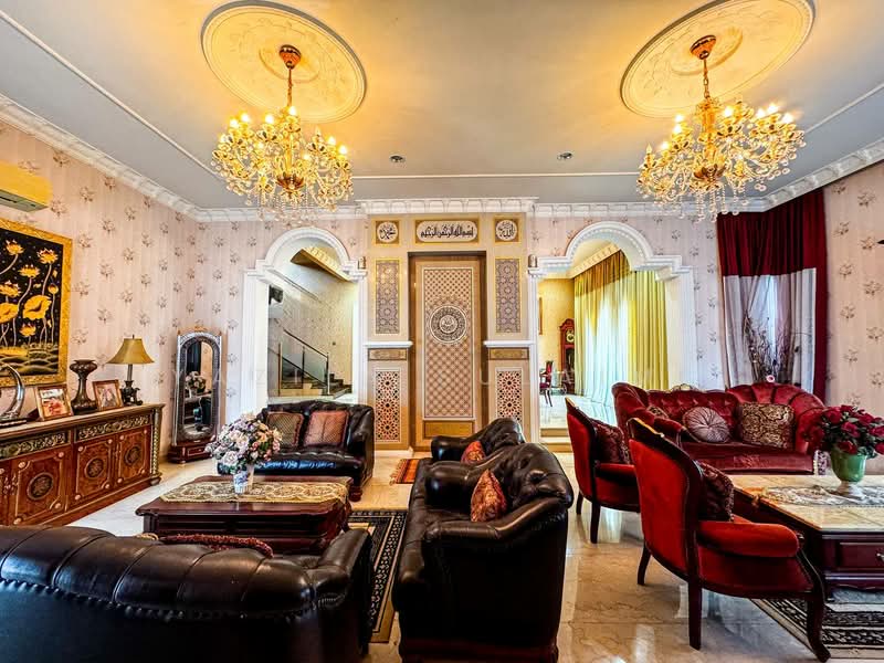Bungalow for Sale in Kampung Melayu Ampang (Ampang) - Yazila Sulaimi - Living Room - PropertyGuru.com.my