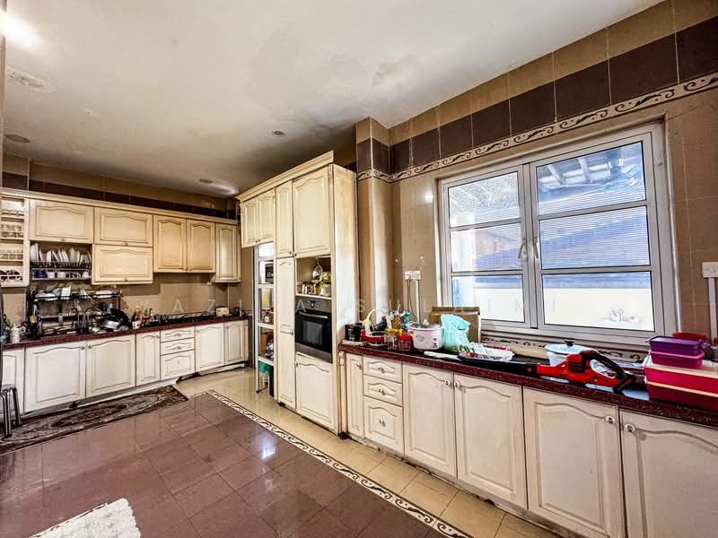 Bungalow for Sale in Kampung Melayu Ampang (Ampang) - Yazila Sulaimi - Kitchen - PropertyGuru.com.my