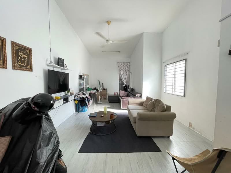 Rumah Berkembar untuk Dijual di Taman Selayang Mutiara (Selayang) - Sean Yong - Living Room - PropertyGuru.com.my