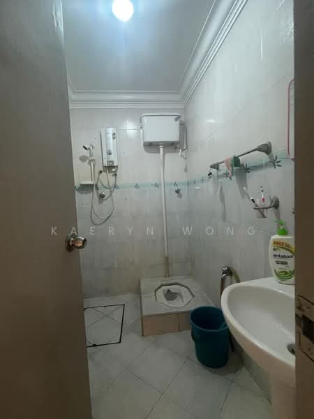 Rumah Teres untuk Dijual di Alam Damai (Cheras) - Kaeryn Wong - Bathroom - PropertyGuru.com.my