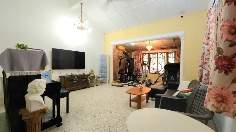 Rumah Berkembar untuk Dijual di Taman Perling (Perling) - Shiang Yng Tan - Living Room - PropertyGuru.com.my
