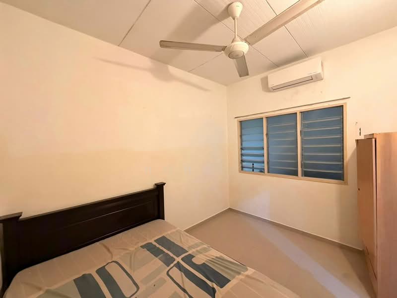 Rumah Teres 1 Tingkat untuk Dijual di Sungai Nibong (Bayan Lepas) - Hong . - Bedroom - PropertyGuru.com.my