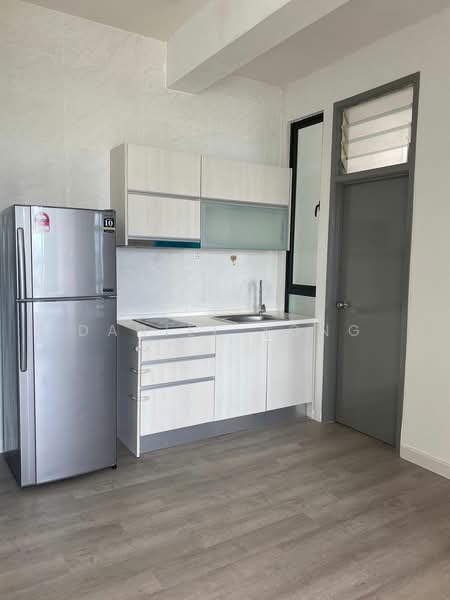 Service Residence for Sale at D'Summit Residences - Daniel Yong - Kitchen - PropertyGuru.com.my