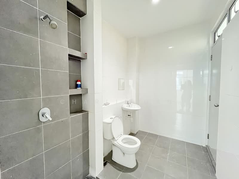 Rumah Teres 2 Tingkat untuk Dijual di Kota Kemuning (Shah Alam) - Charlie Gan - PropertyGuru.com.my