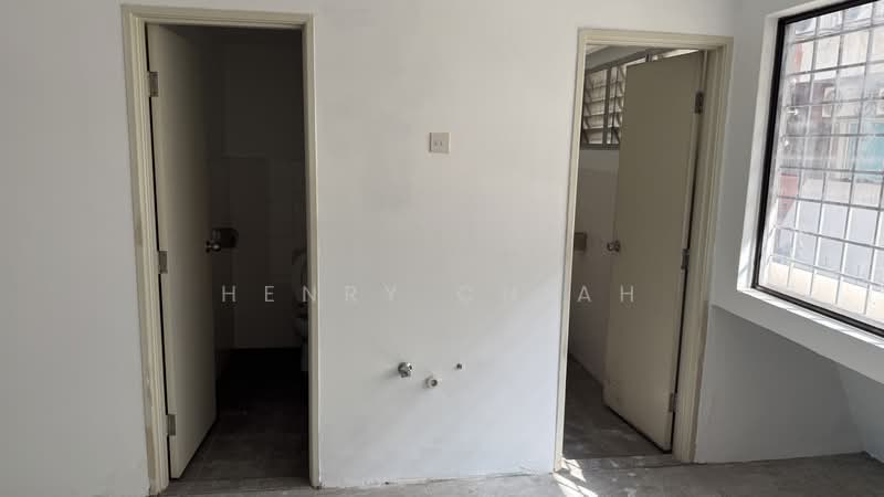 Pejabat untuk Disewa di SS 21, Damansara Utama (Petaling Jaya) - Henry Chiah - Bathroom - PropertyGuru.com.my