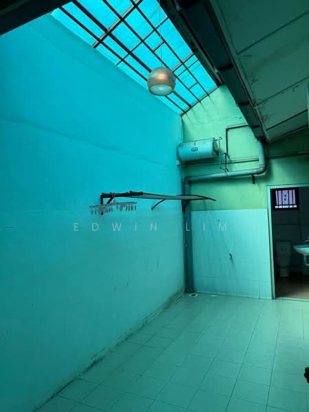 Shop / Office for Rent in Johor Bahru (Johor) - Edwin Lim - Bathroom - PropertyGuru.com.my
