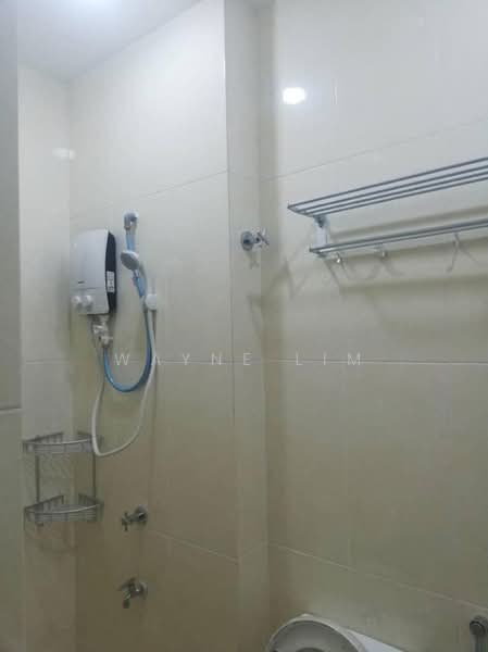 Kondominium untuk Disewa di The Sky Residence - Wayne Lim - Bathroom - PropertyGuru.com.my