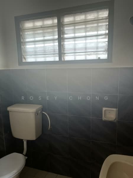 Terraced House for Sale in Usj 13 (Subang Jaya) - Rosey Chong - Bathroom - PropertyGuru.com.my