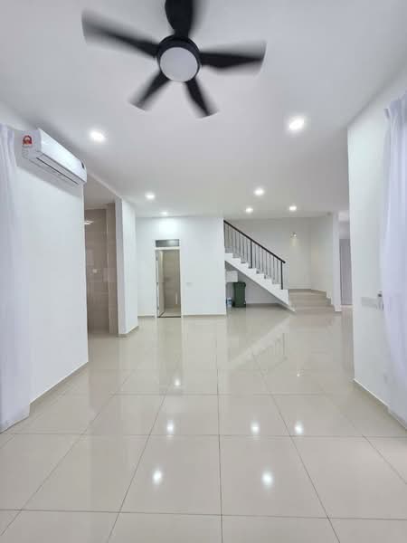 Rumah Teres 2 Tingkat untuk Disewa di Taman Ekoflora (Johor Bahru) - Kim . - Living Room - PropertyGuru.com.my
