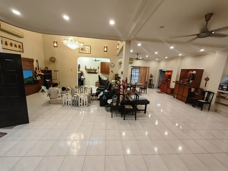 Bungalow for Sale in Bandar Putra (Kulai) - Mohamad Rahfi - Living Room - PropertyGuru.com.my