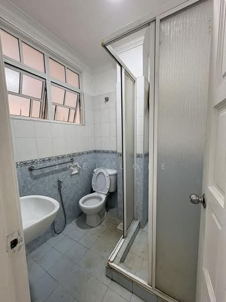 Semi-Detached House for Sale in Seksyen 4 (Kota Damansara) - Joel Loke - Bathroom - PropertyGuru.com.my