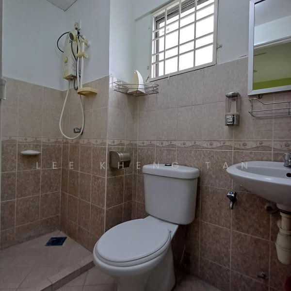Condominium for Sale at Park View Tower - Lee Kheng Tan - Bathroom - PropertyGuru.com.my