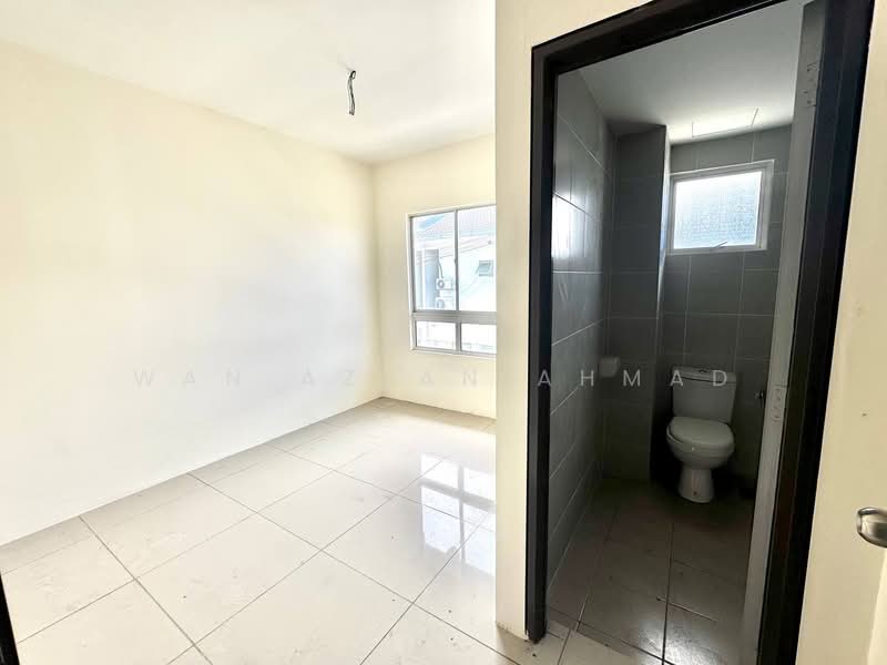 Terraced House for Sale in Kuala Selangor (Selangor) - Wan Azlan Ahmad - PropertyGuru.com.my