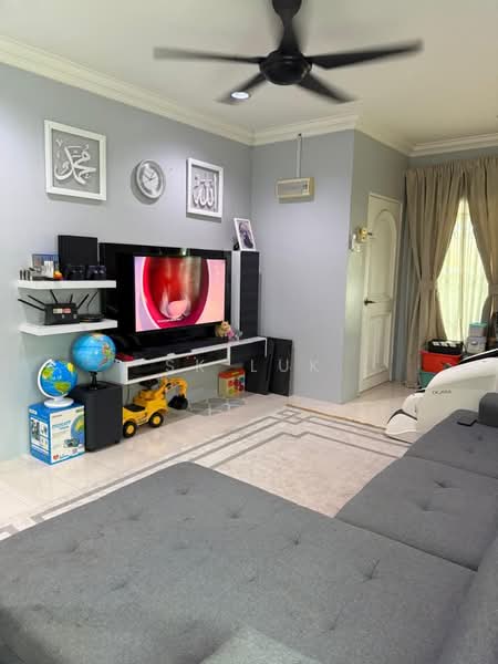 Semi-Detached House for Sale in Taman Pinggiran Pelangi Fasa 2 (Rawang) - SK Luk - Living Room - PropertyGuru.com.my
