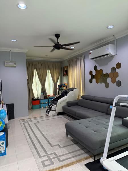 Semi-Detached House for Sale in Taman Pinggiran Pelangi Fasa 2 (Rawang) - SK Luk - Living Room - PropertyGuru.com.my