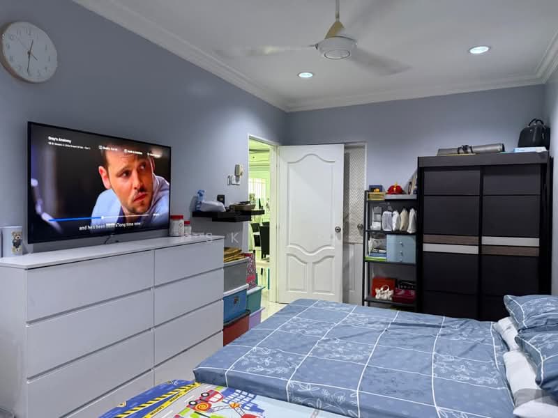 Semi-Detached House for Sale in Taman Pinggiran Pelangi Fasa 2 (Rawang) - SK Luk - Bedroom - PropertyGuru.com.my