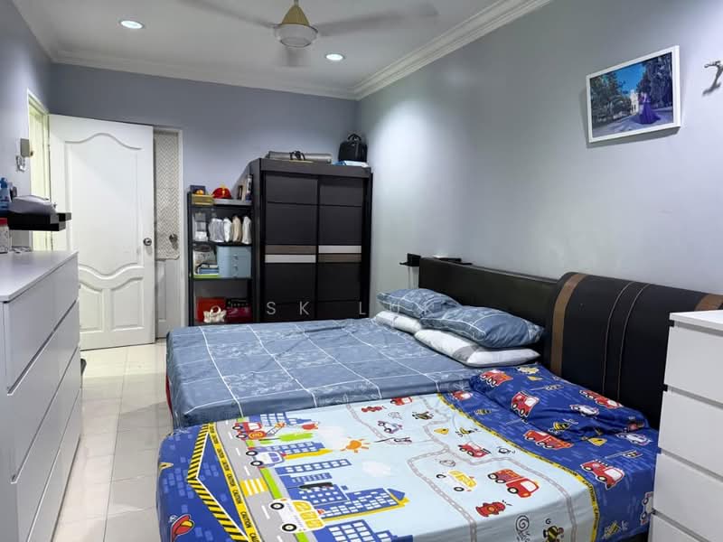 Semi-Detached House for Sale in Taman Pinggiran Pelangi Fasa 2 (Rawang) - SK Luk - Bedroom - PropertyGuru.com.my