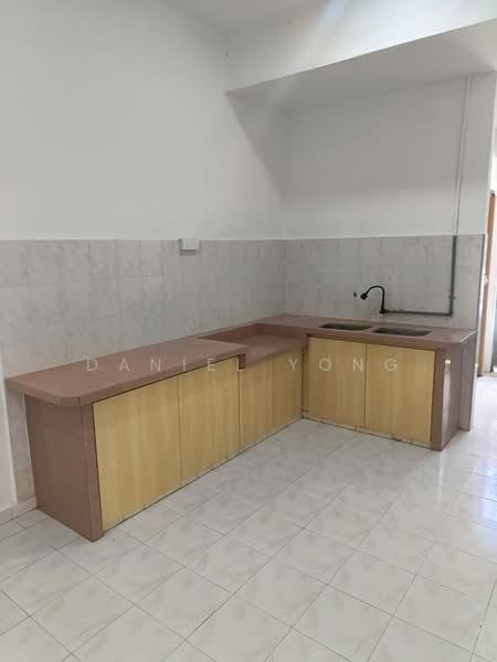Terraced House for Sale in Taman Lima Kongsi (Sungai Bakap) - Daniel Yong - Kitchen - PropertyGuru.com.my
