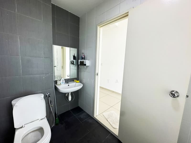 Kondominium untuk Disewa di SummerSkye Residences - Jerry Tan - Bathroom - PropertyGuru.com.my